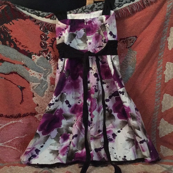 Knee Length Painted Floral Pattern Dress - Picture 2 of 2
